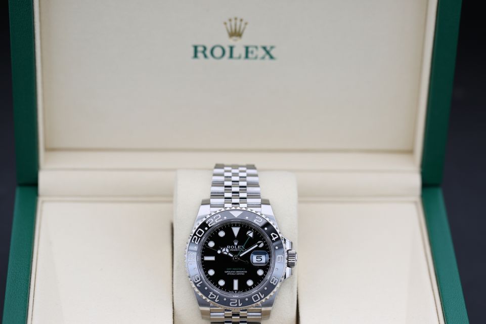 Rolex GMT Master II 126710 GRNR Image 4